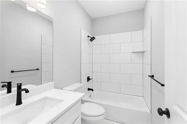 $3,200 | 522 Northwest 110th Street, Kansas City, MO 64155
