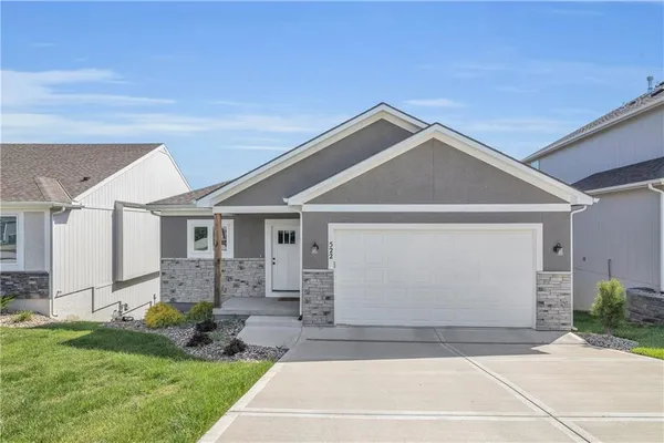 $3,200 | 522 Northwest 110th Street, Kansas City, MO 64155