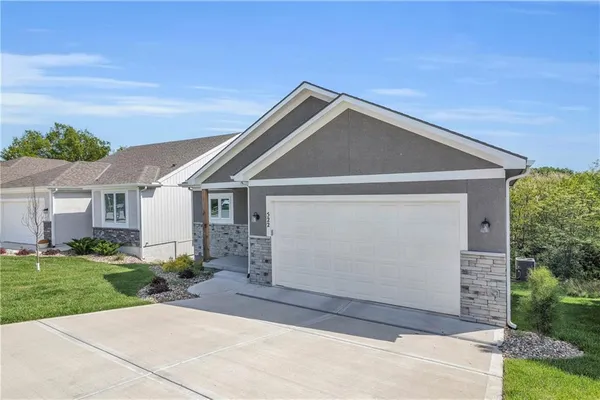 $3,200 | 522 Northwest 110th Street, Kansas City, MO 64155