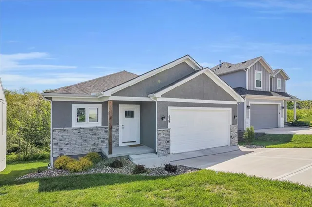 $2,750 | 522 Northwest 110th Street, Kansas City, MO 64155