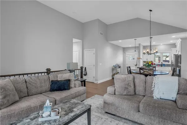 $3,200 | 522 Northwest 110th Street, Kansas City, MO 64155