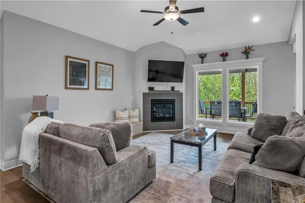 $3,200 | 522 Northwest 110th Street, Kansas City, MO 64155