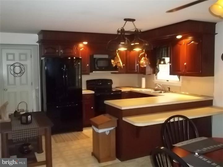 363 Estate Road Boyertown, PA 19512 - Photo 4 of 10 Kitchen
