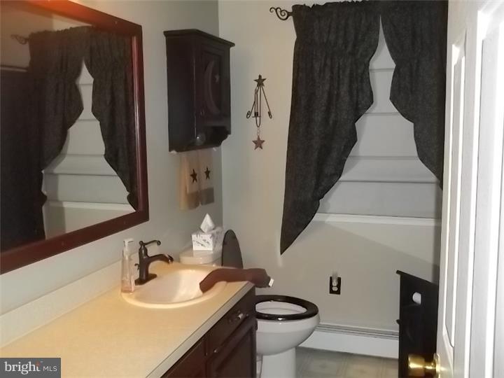 363 Estate Road Boyertown, PA 19512 - Photo 8 of 10 Bathroom