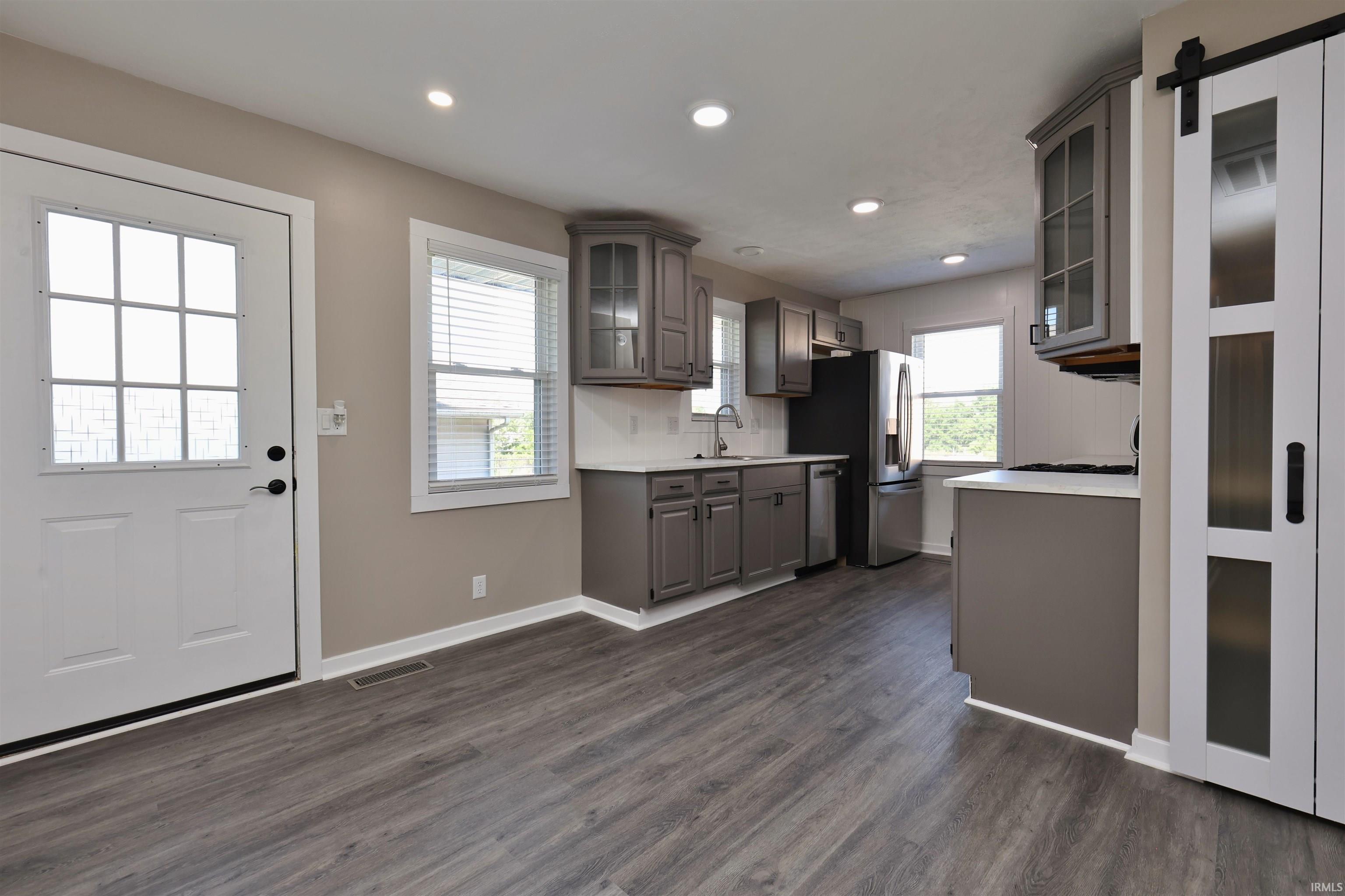 2114 South Branson Street Marion, IN 46953 - Photo 3 of 14