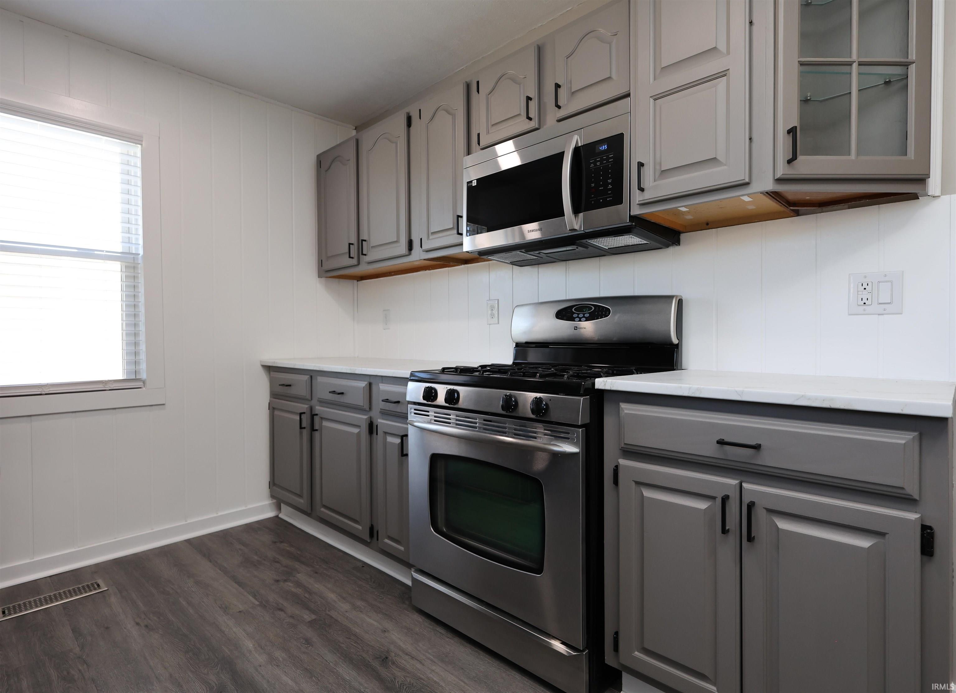 2114 South Branson Street Marion, IN 46953 - Photo 5 of 14