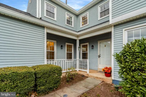 $825,000 | 14404 Coachway Drive, Centreville, VA 20120