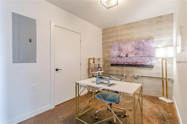 $2,600 | 2001 East 2nd Avenue, Unit 20, Tampa, FL 33605