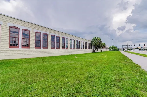 $2,600 | 2001 East 2nd Avenue, Unit 20, Tampa, FL 33605