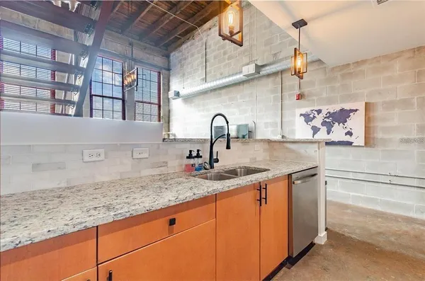 $2,600 | 2001 East 2nd Avenue, Unit 20, Tampa, FL 33605