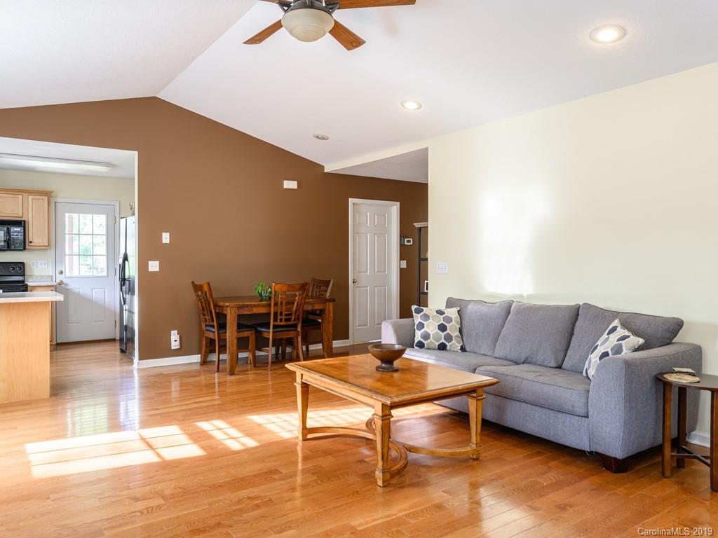 164 Martin Branch Road Leicester, NC 28748 - Photo 10 of 29 Gallery Image 10