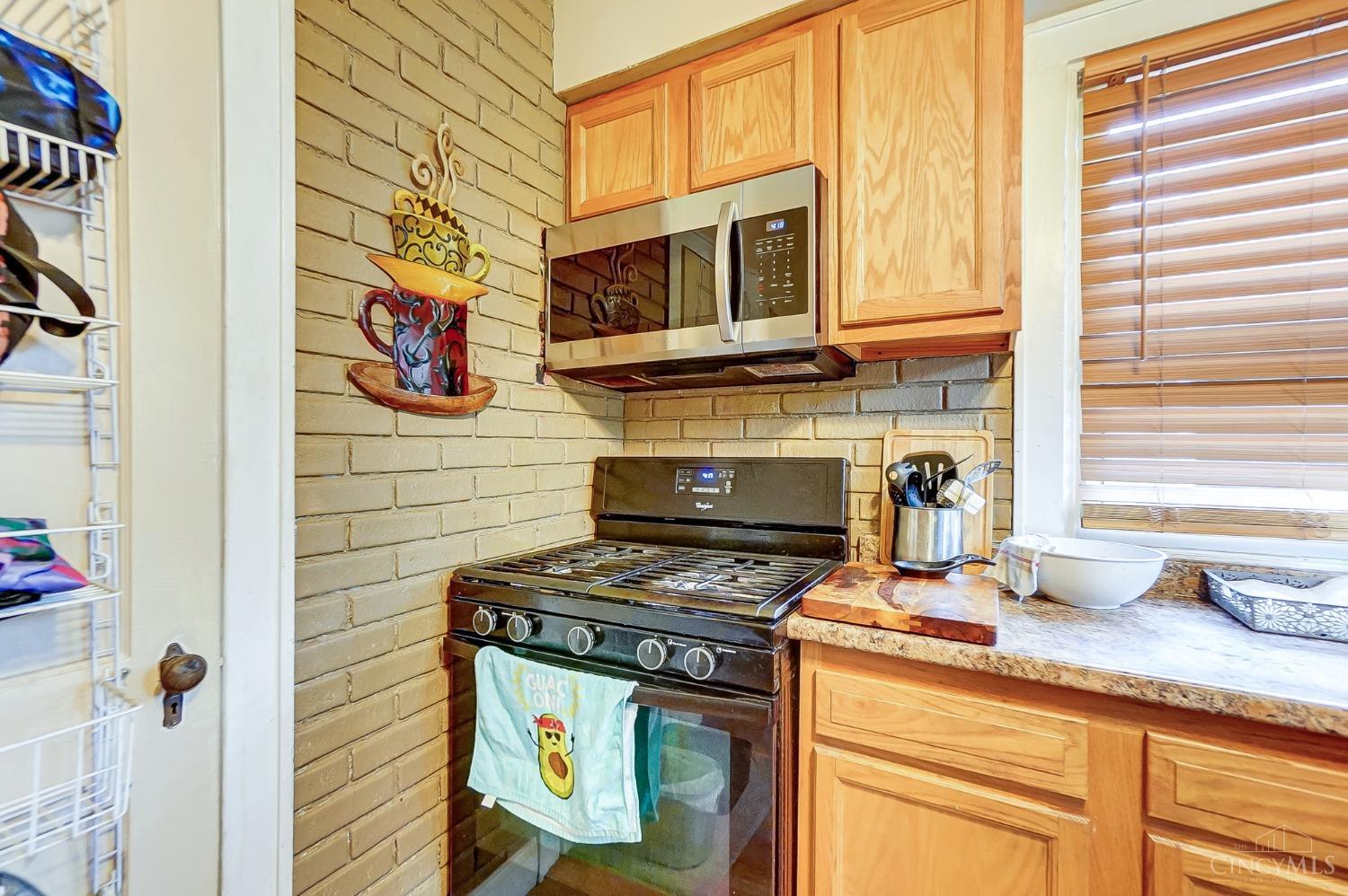 150 Ridgeway Road Cincinnati, OH 45216 - Photo 11 of 29
