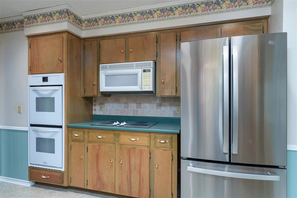 1008 Rocky Canyon Road Arlington, TX 76012 - Photo 17 of 37