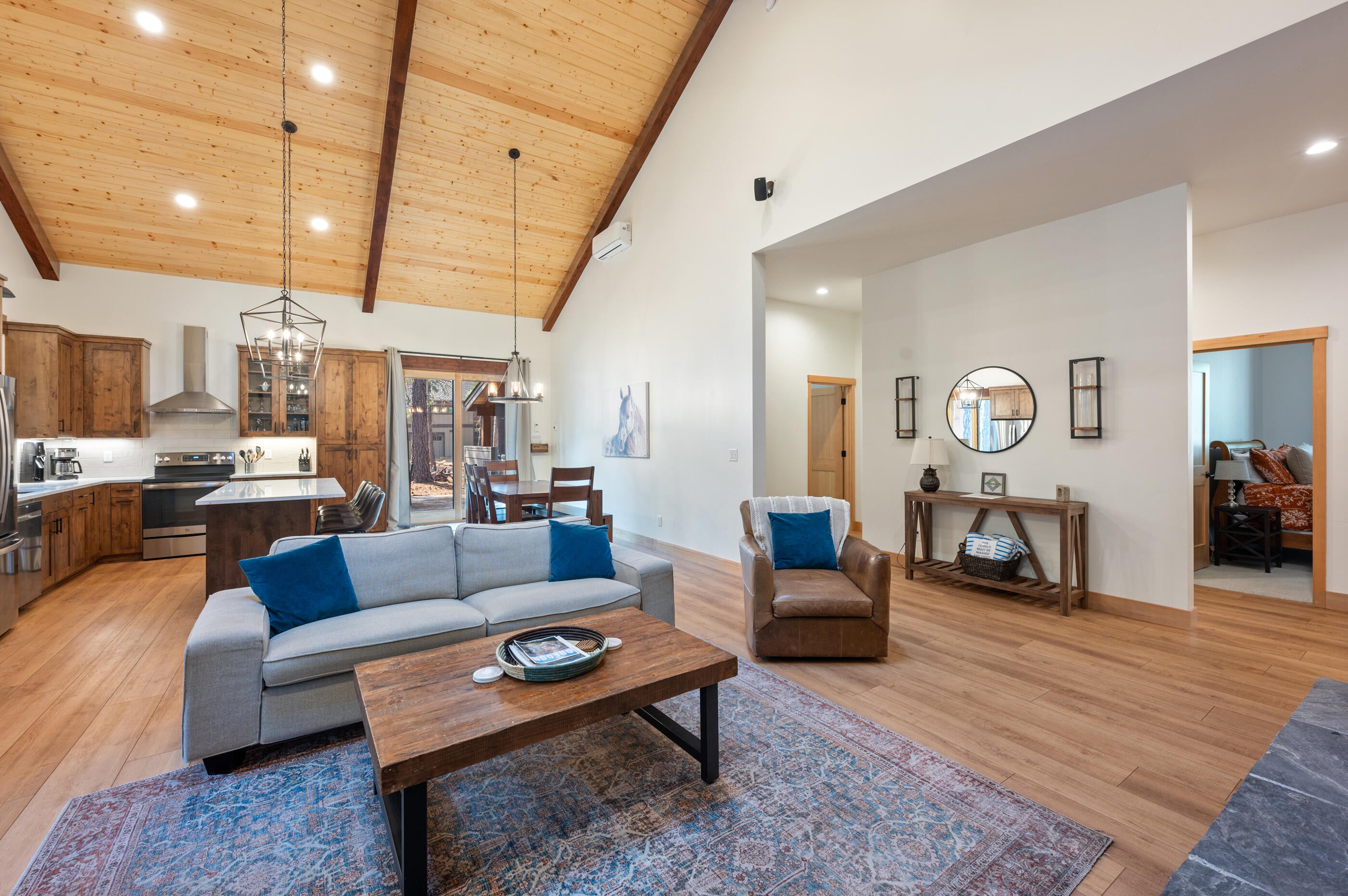 70643 Pasque Flower, Unit SM76 Black Butte Ranch, OR 97759 - Photo 5 of 33 70643-pasque-flowers-black-butte-ranch-4