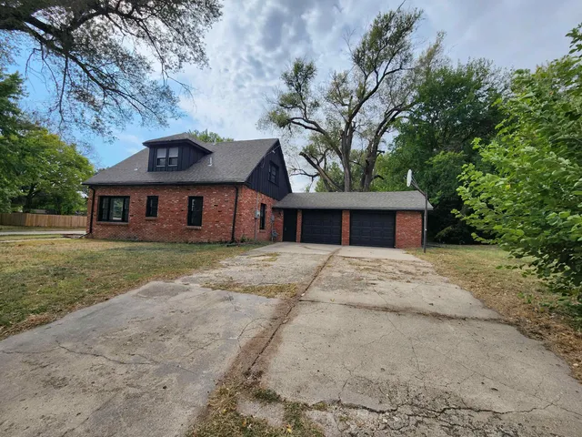 $165,000 | 401 Highland Avenue, Newton, KS 67114