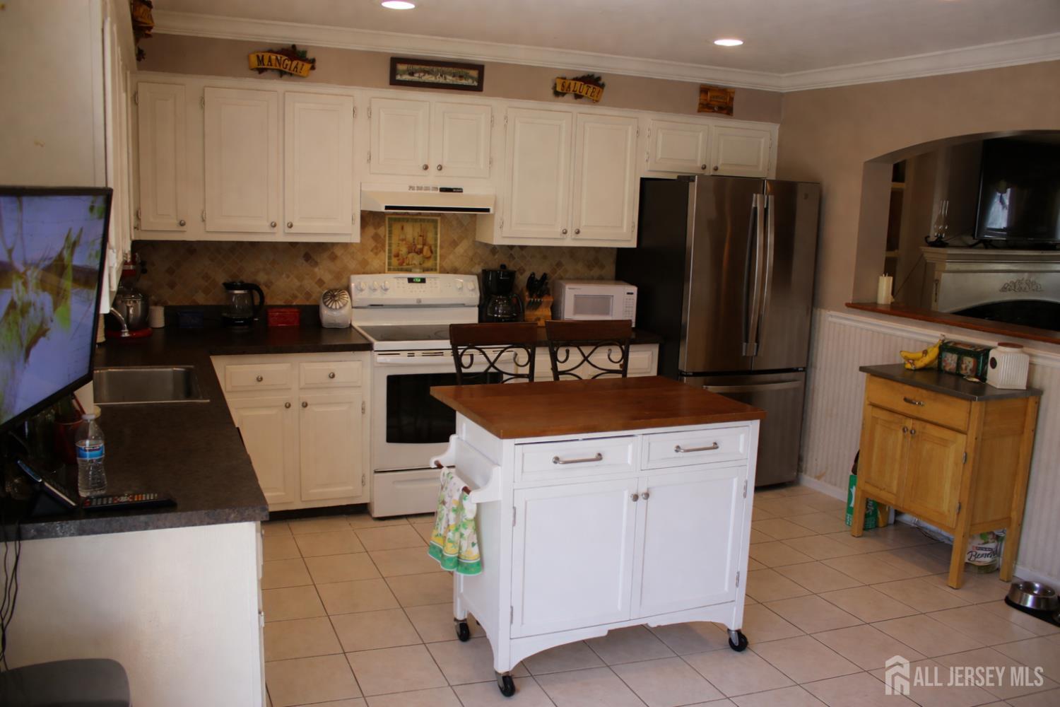 398 Pleasant Valley Road Old Bridge, NJ 08857 - Photo 21 of 39