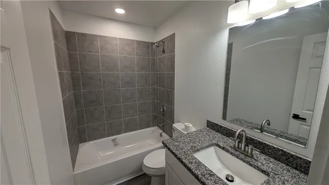 $895 | 426 Carleta Street, Unit 4, Corpus Christi, TX 78418