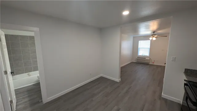 $895 | 426 Carleta Street, Unit 4, Corpus Christi, TX 78418