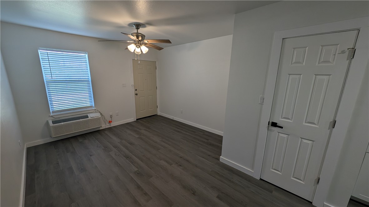 426 Carleta Street, Unit 4 Corpus Christi, TX 78418 - Photo 6 of 14