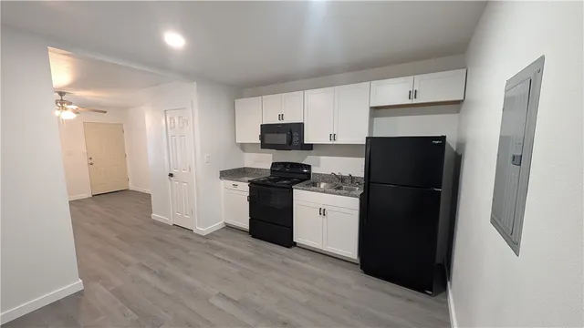 $895 | 426 Carleta Street, Unit 4, Corpus Christi, TX 78418