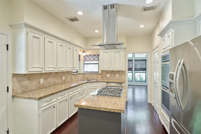 $3,500 | 6 Glen Canyon Place, The Woodlands, TX 77381