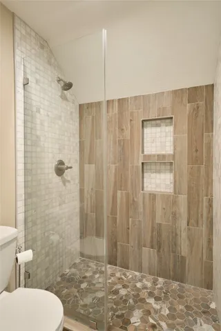 $3,500 | 6 Glen Canyon Place, The Woodlands, TX 77381