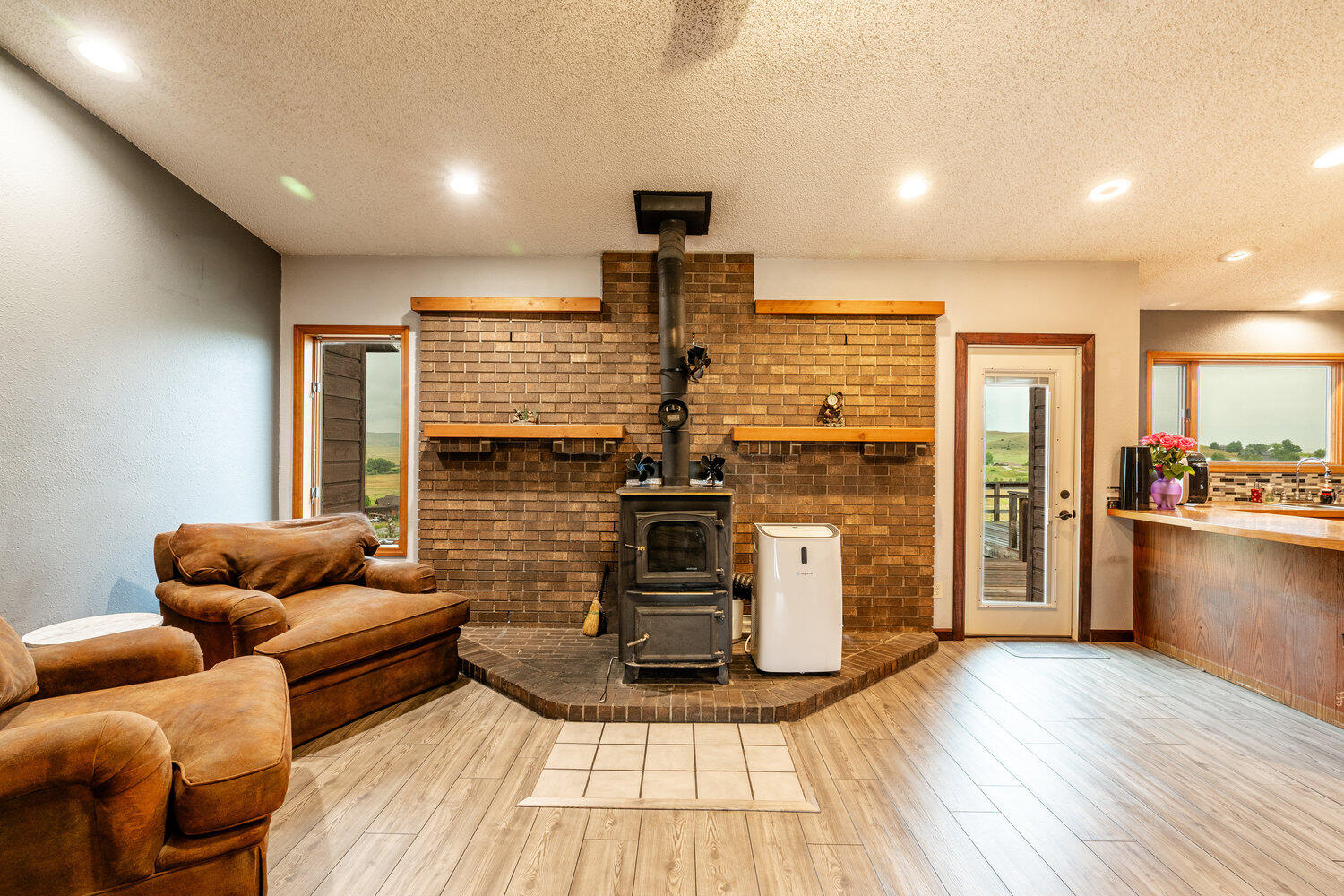 40 Mallard Road Sheridan, WY 82801 - Photo 7 of 32 Sitting area 2