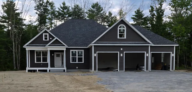 $999,900 | 340 Brickett Hill Road, Pembroke, NH 03275