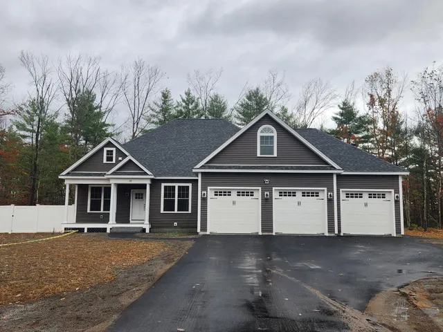 $999,900 | 340 Brickett Hill Road, Pembroke, NH 03275