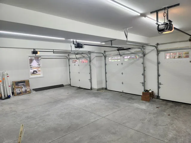 $999,900 | 340 Brickett Hill Road, Pembroke, NH 03275