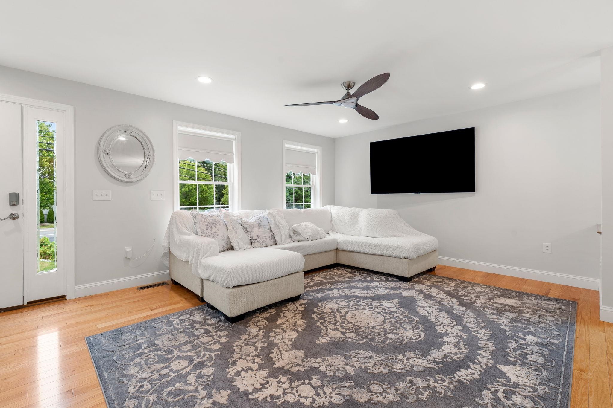 43 Hampton Road Exeter, NH 03833 - Photo 11 of 33