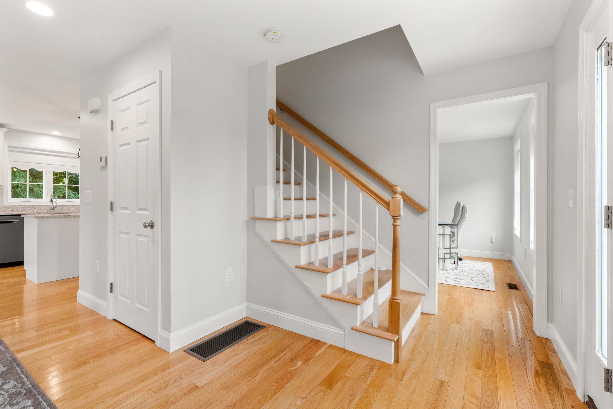 43 Hampton Road Exeter, NH 03833 - Photo 18 of 33