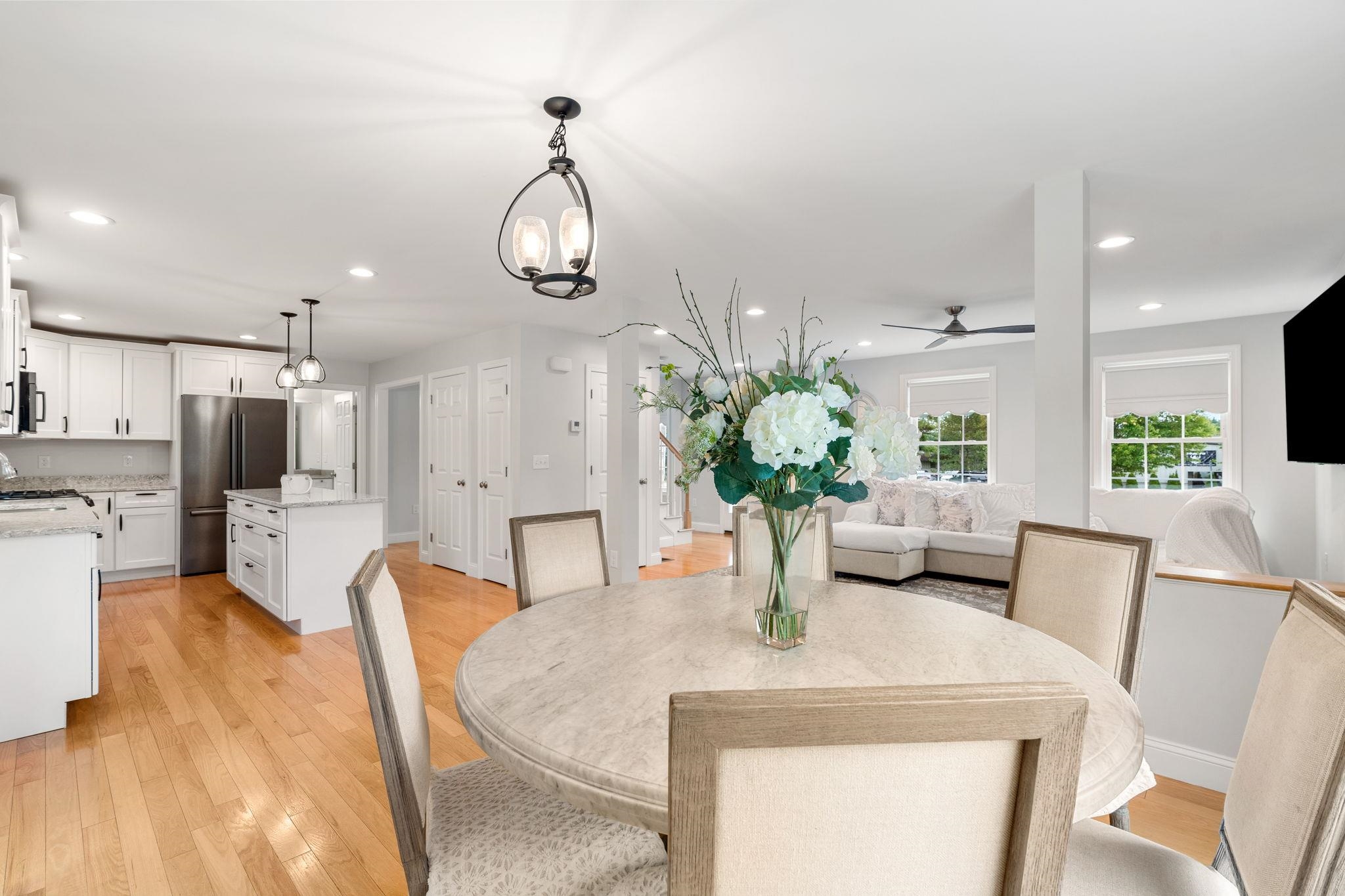 43 Hampton Road Exeter, NH 03833 - Photo 2 of 33