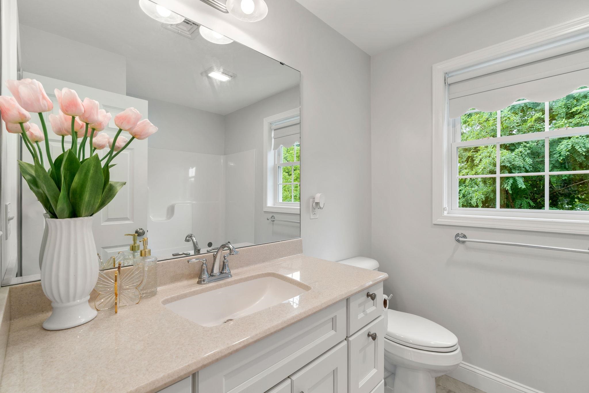 43 Hampton Road Exeter, NH 03833 - Photo 26 of 33