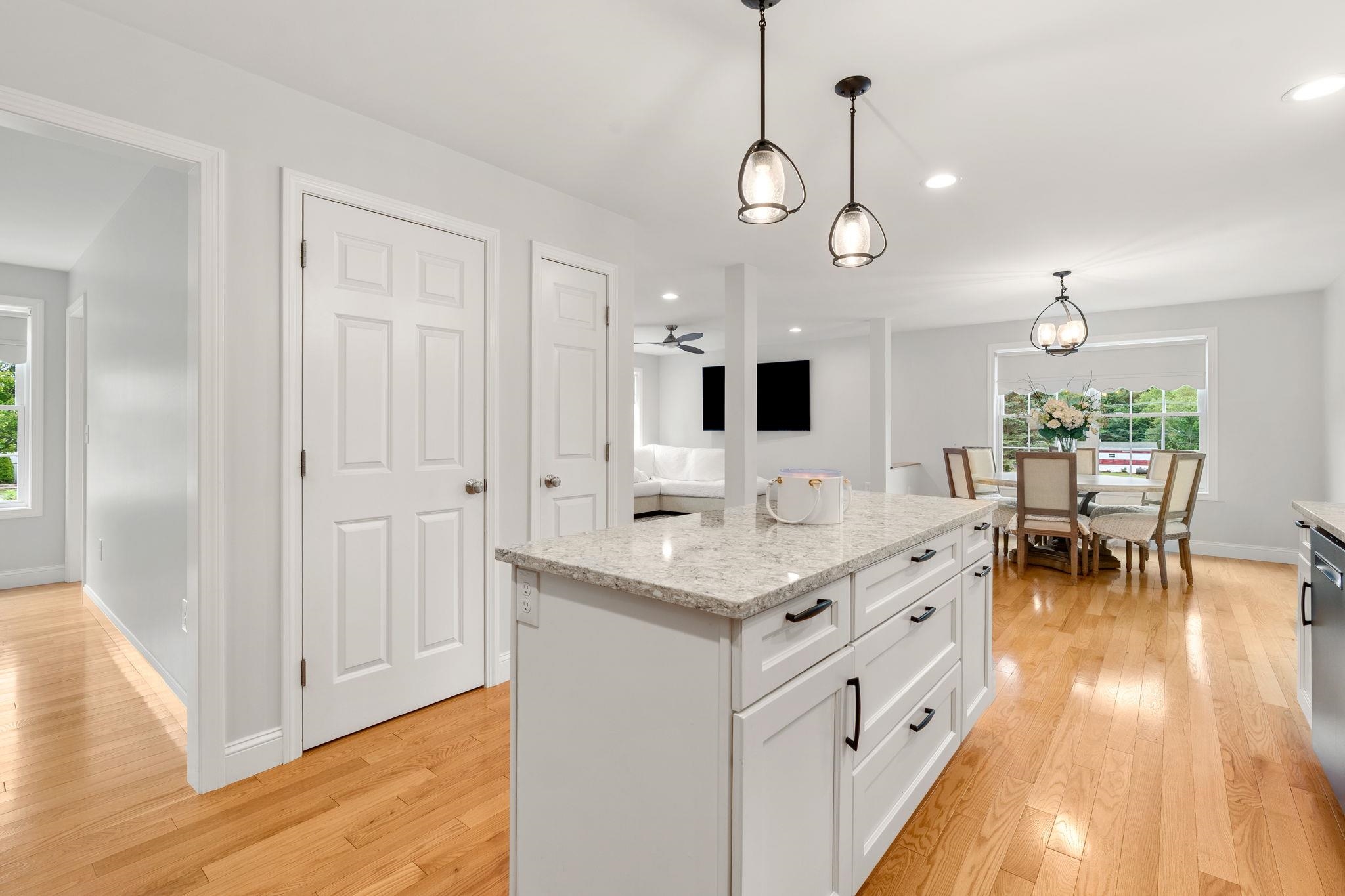 43 Hampton Road Exeter, NH 03833 - Photo 7 of 33