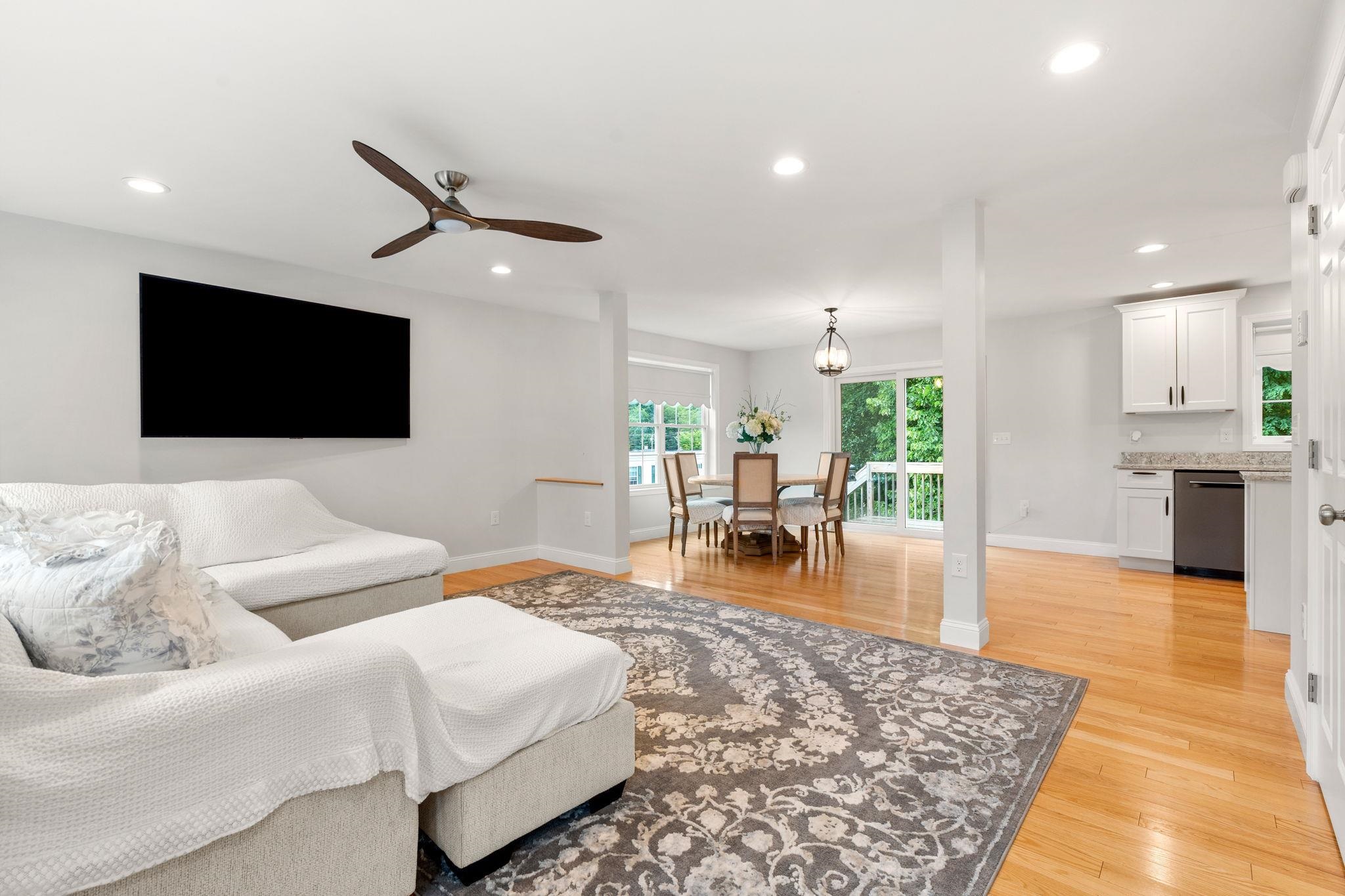 43 Hampton Road Exeter, NH 03833 - Photo 10 of 33