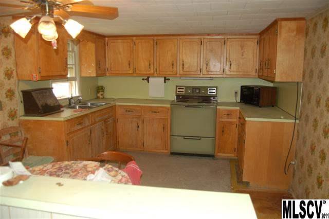 4824 Icard Ridge Road Hickory, NC 28601 - Photo 4 of 10 Gallery Image 4