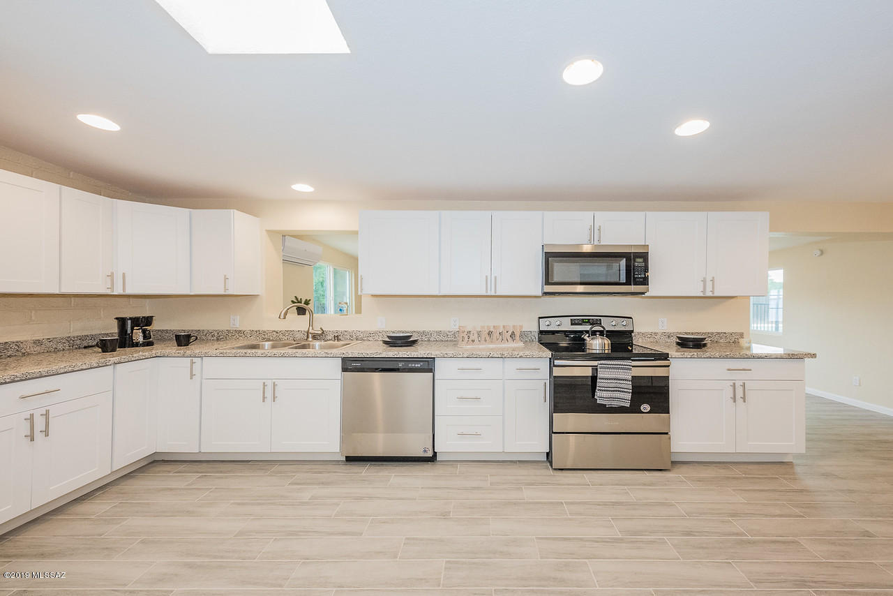 7642 East Stella Road Tucson, AZ 85730 - Photo 9 of 32 Gallery Image 9