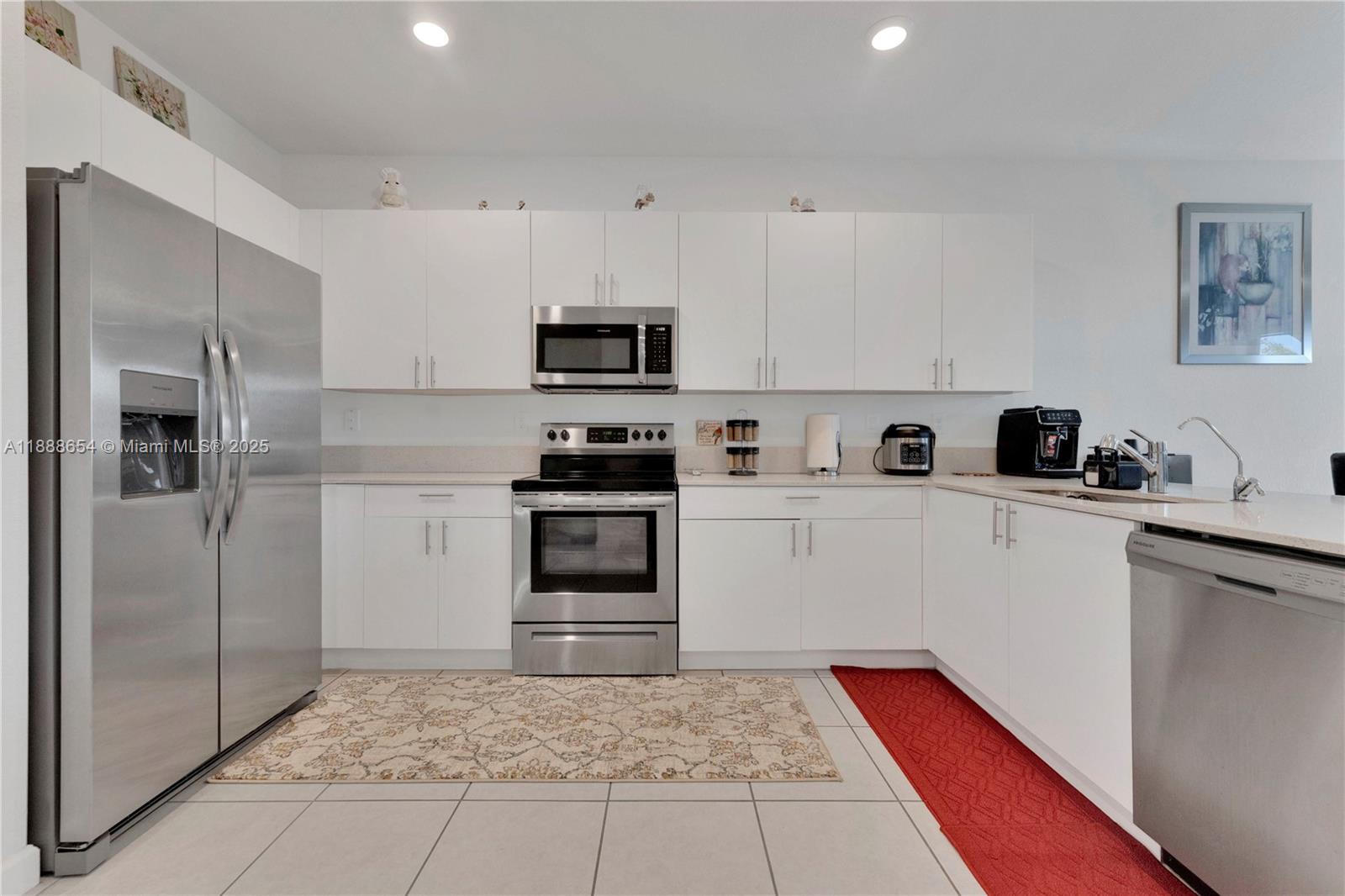 23512 Southwest 129th Path Homestead, FL 33032 - Photo 7 of 38