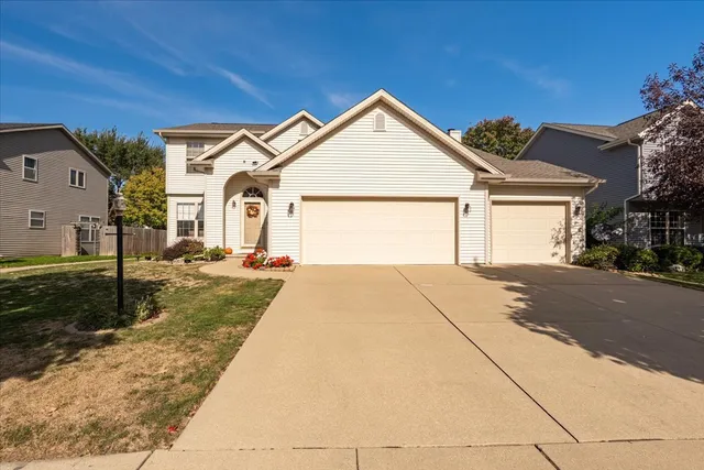$355,000 | 310 Buttercup Drive, Savoy, IL 61874