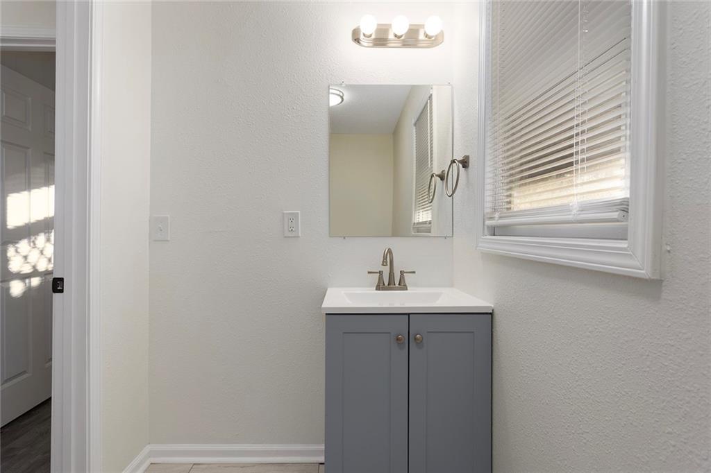 7606 Woodson Road Raytown, MO 64138 - Photo 12 of 27