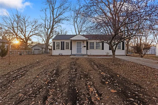 $185,000 | 7606 Woodson Road, Raytown, MO 64138