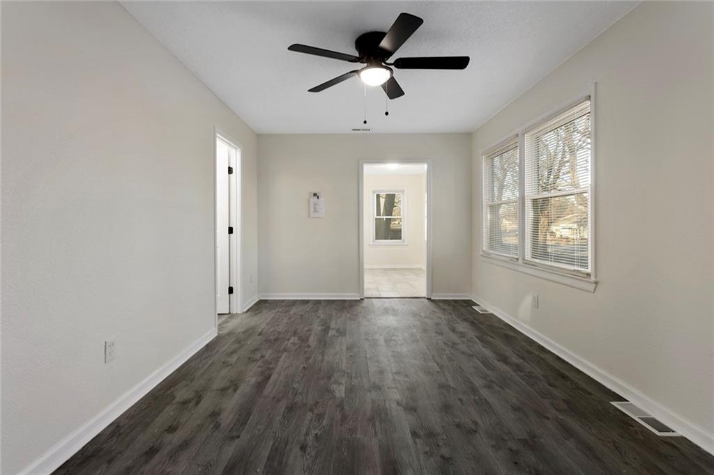 7606 Woodson Road Raytown, MO 64138 - Photo 4 of 27