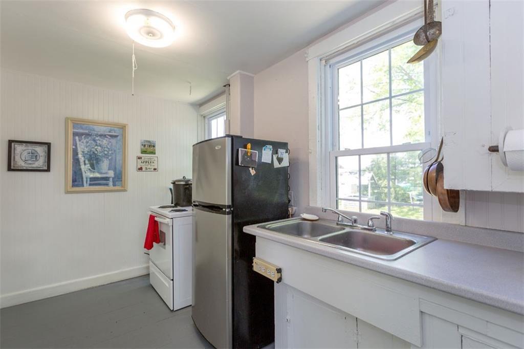 81 Lowells Cove Road Orrs Island, ME 04066 - Photo 10 of 28 Simple cottage kitchen