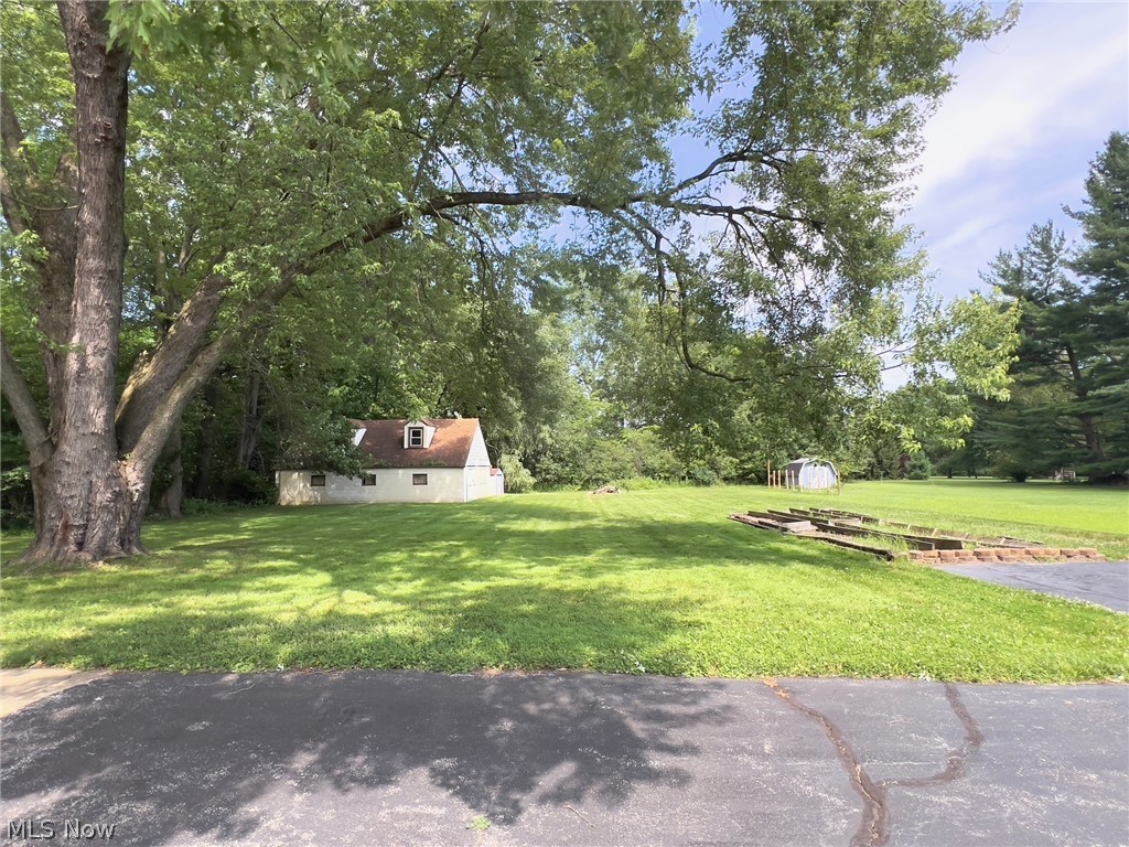 1460 North Road Warren, OH 44483 - Photo 5 of 13 Gallery Image 5