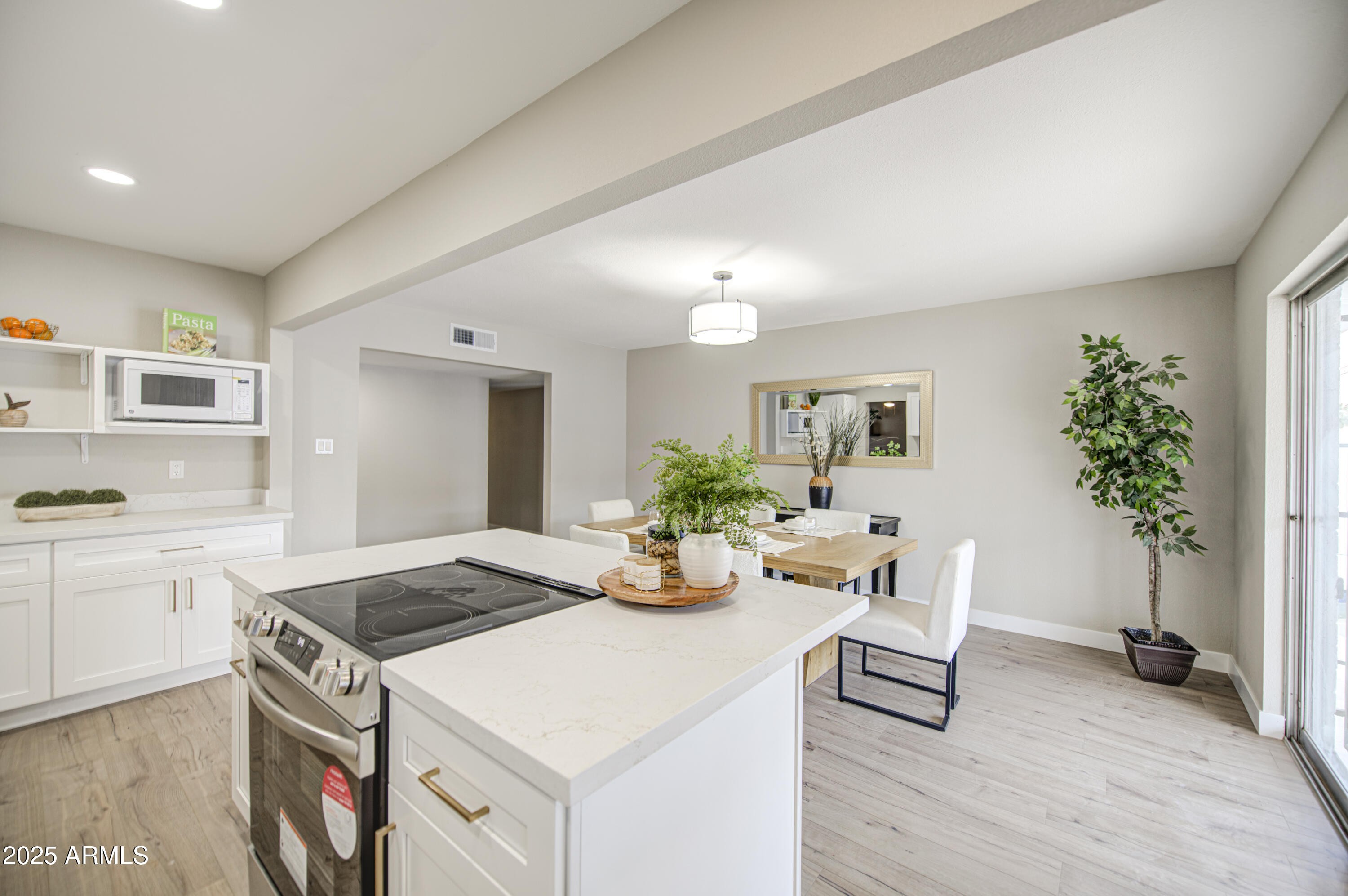 4750 North 39th Drive Phoenix, AZ 85019 - Photo 12 of 39