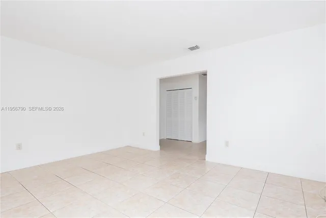 $2,700 | 2617 Southwest 32nd Court, Unit 2617, Miami, FL 33133