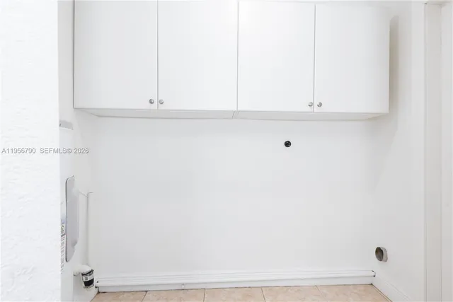 $2,700 | 2617 Southwest 32nd Court, Unit 2617, Miami, FL 33133