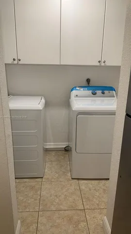 $2,700 | 2617 Southwest 32nd Court, Unit 2617, Miami, FL 33133