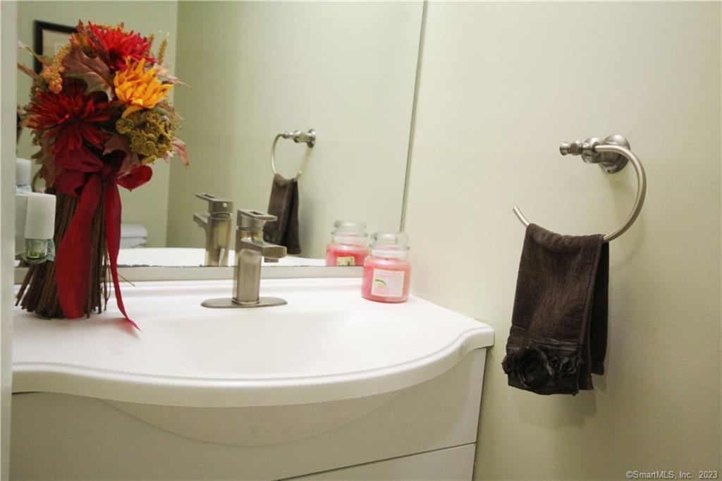 14 Newtown Road, Unit A19 Danbury, CT 06810 - Photo 13 of 32